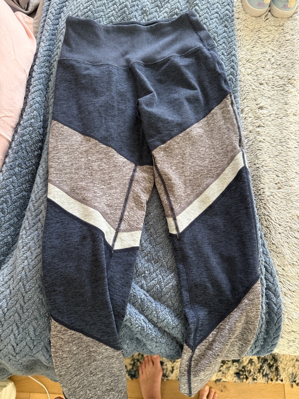 ALO Yoga Colorblock Chevron Leggings in Navy, Heather Gray, and Cream